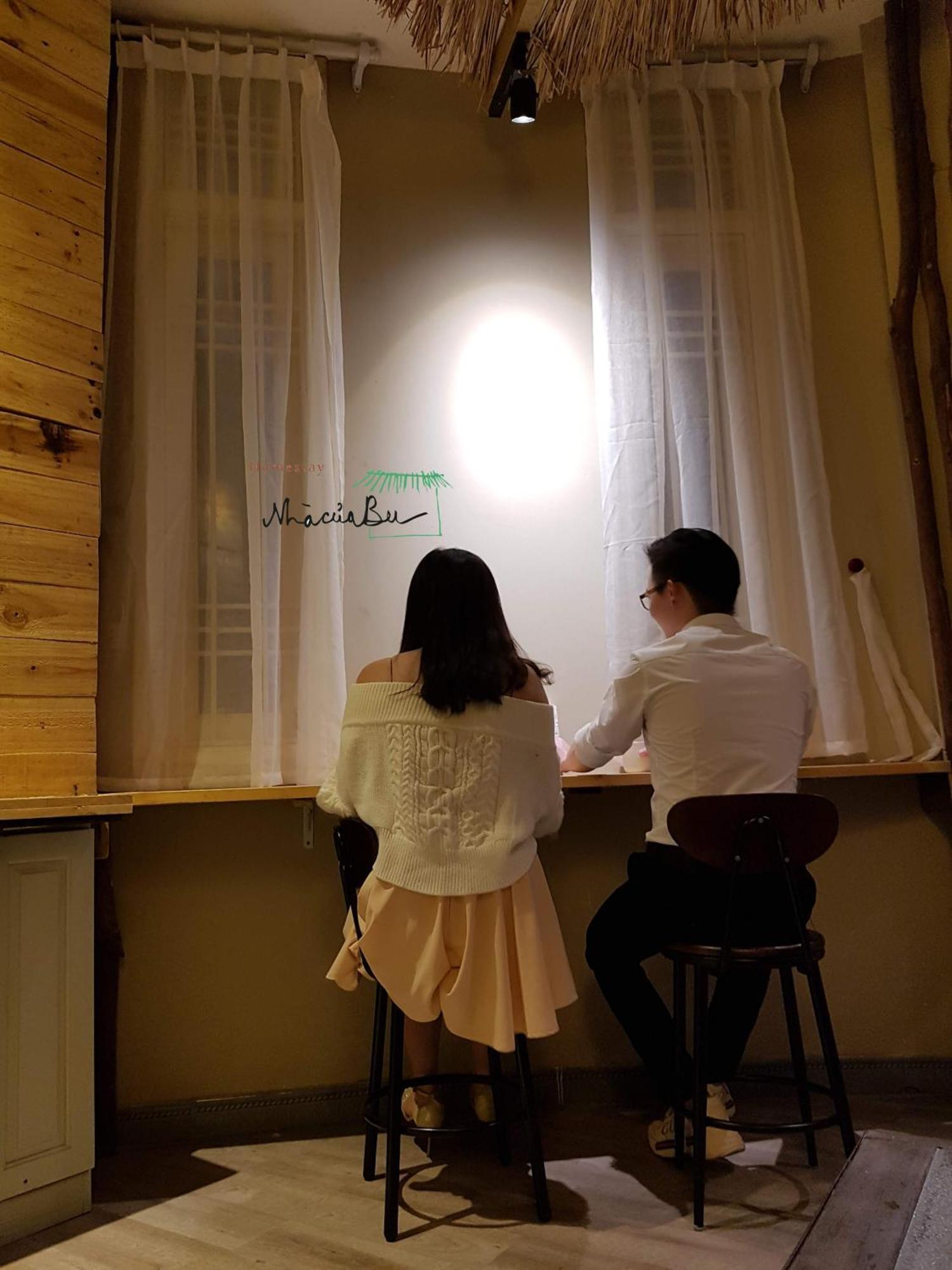 Bu Hanoi Buitenkant foto