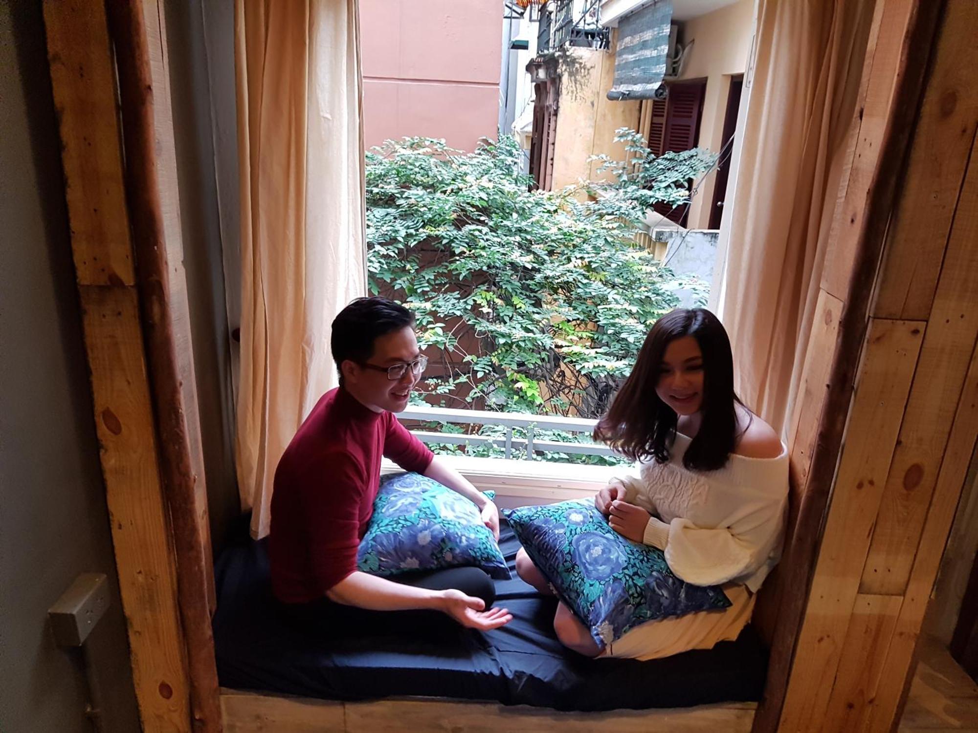 Bu Hanoi Buitenkant foto